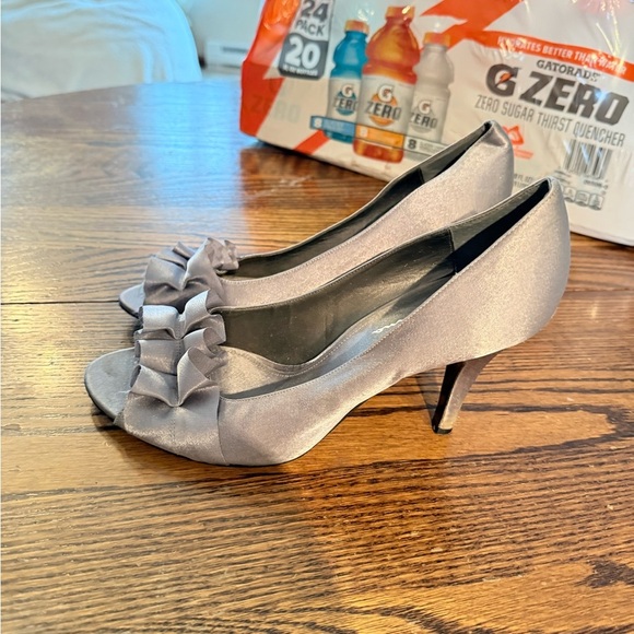 The Touch of Nina Satin Ruffle Heel - Picture 2 of 5